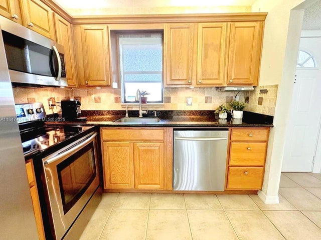 5 of 16 - 9355 Sw 8th St 101, Boca Raton, FL