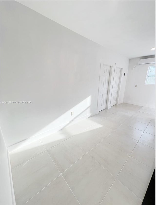 4 of 8 - 711 E Melrose Cir 2, Fort Lauderdale, FL