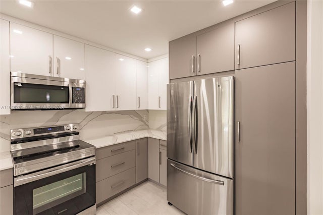 5 of 26 - 4100 N 58th Ave 208, Hollywood, FL