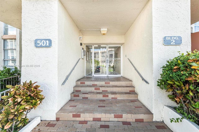 2 of 30 - 501 Three Islands Blvd 519, Hallandale Beach, FL