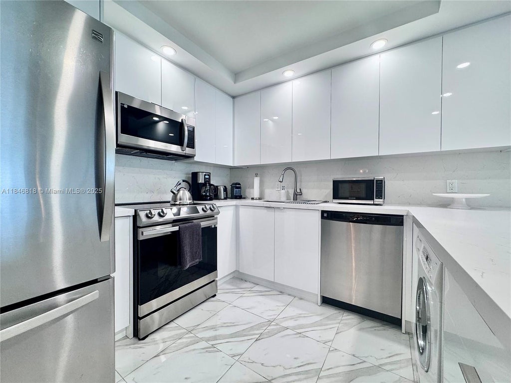 2851 Ne 183rd St 1508e, Aventura