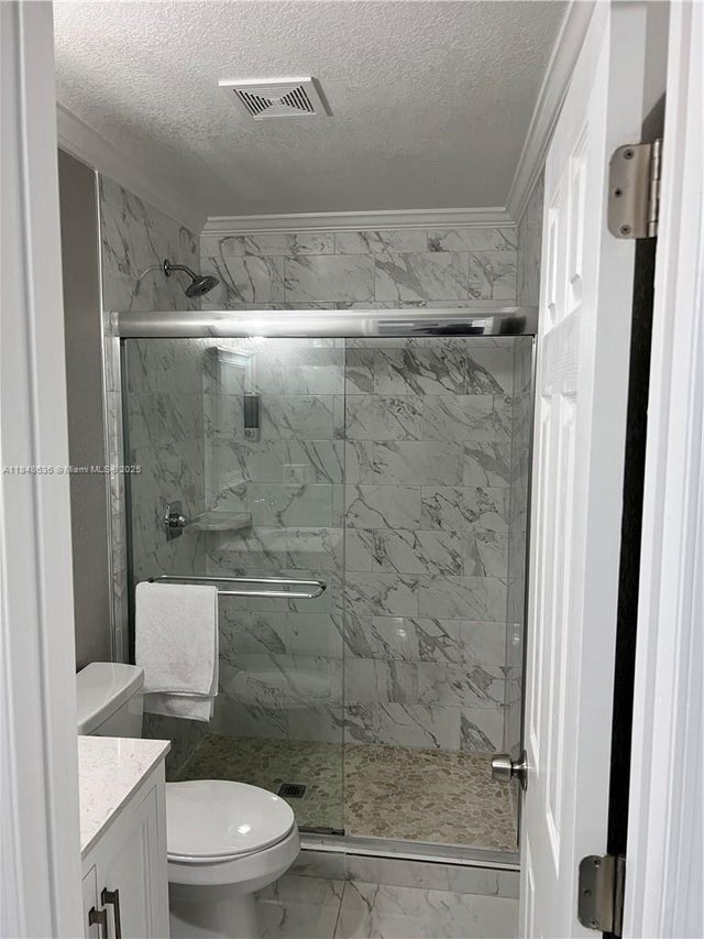 5 of 8 - 2240 Simms St 4, Hollywood, FL