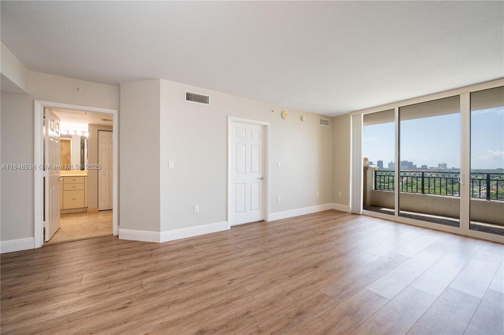 3232 Sw 22nd Ter 1405, Miami