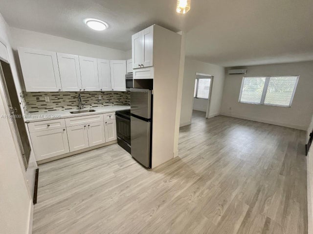 2 of 16 - 218 Santillane Ave 5, Coral Gables, FL