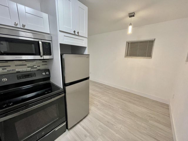 4 of 16 - 218 Santillane Ave 5, Coral Gables, FL