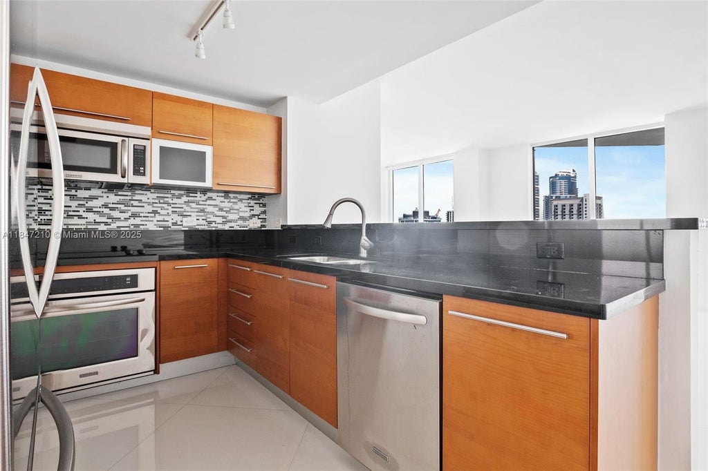 253 Ne 2nd St 3602, Miami