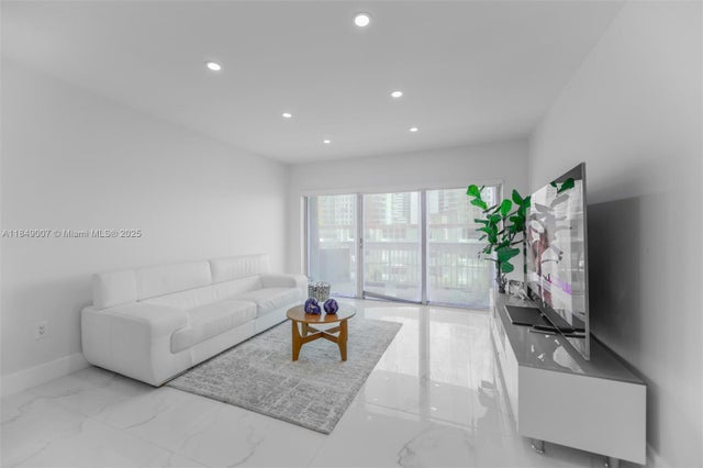 3 of 28 - 1950 S Ocean Dr 3d, Hallandale Beach, FL