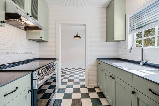 3 of 18 - 3826 Oak Ave 3826, Coconut Grove, FL