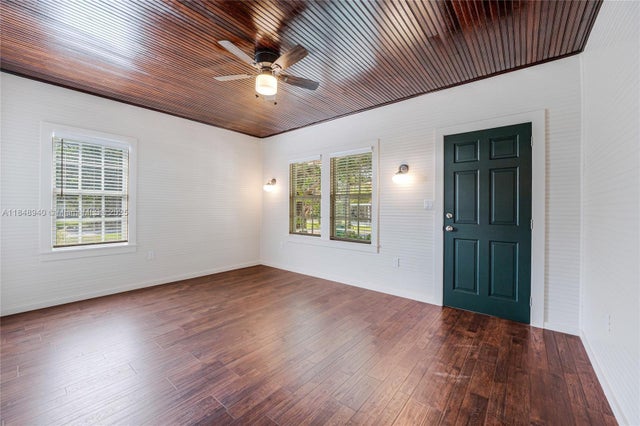 4 of 18 - 3826 Oak Ave 3826, Coconut Grove, FL