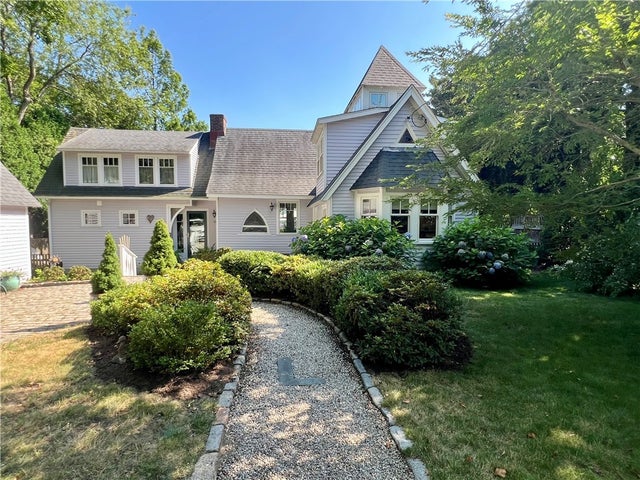 11 Harbor St, Jamestown