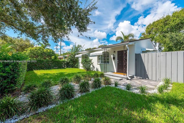 3 of 17 - 5515 Spruce, West Palm Beach, FL