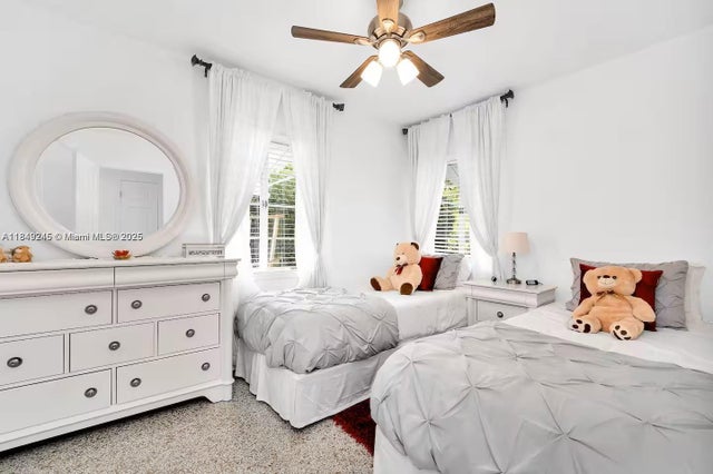 5 of 17 - 5515 Spruce, West Palm Beach, FL