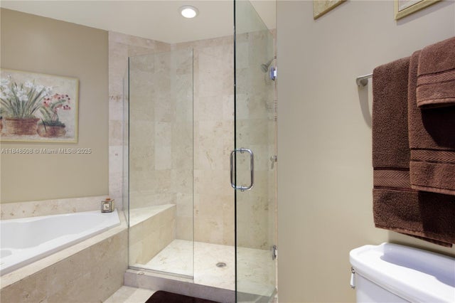 5 of 23 - 1607 Ponce De Leon Blvd 12e, Coral Gables, FL