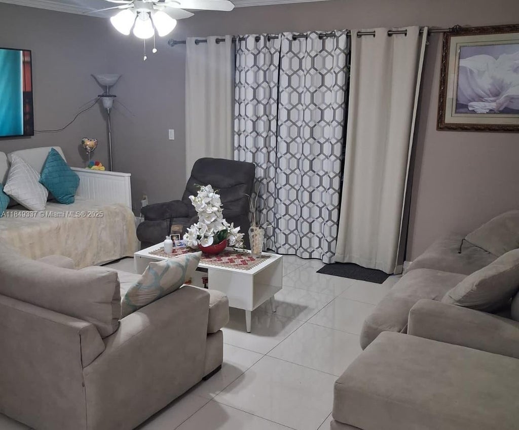 8007 W 6th Ave L, Hialeah