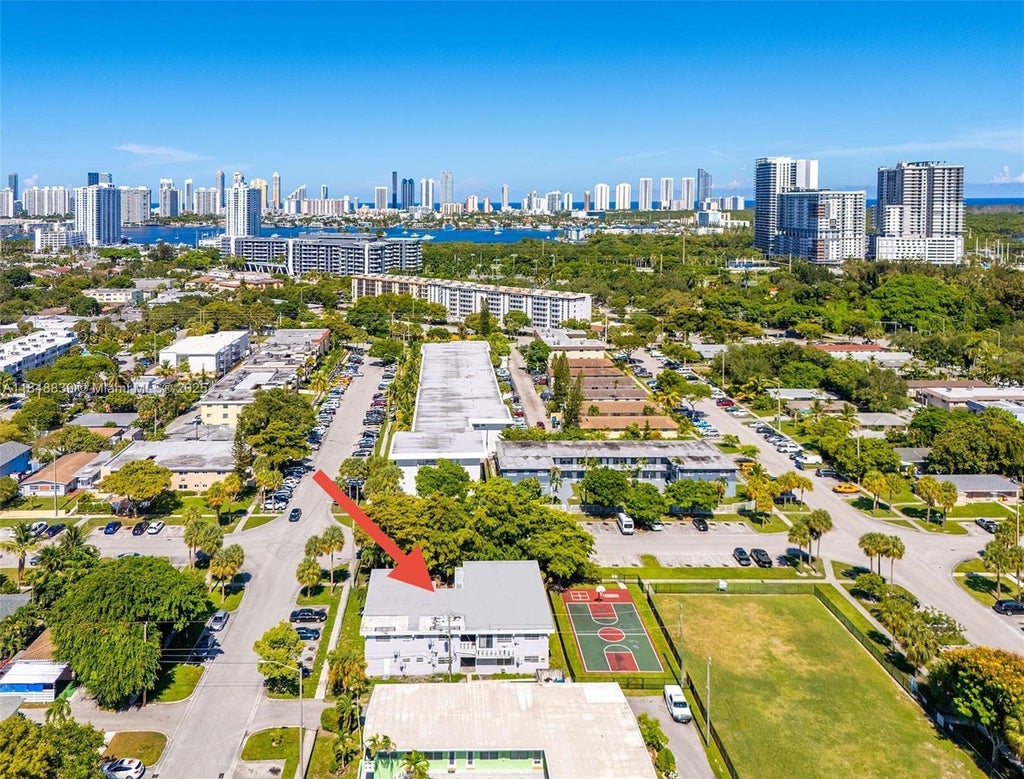 16890 Ne 21st Ave 3, North Miami Beach