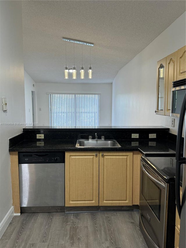 5 of 17 - 9977 Nob Hill Ln 9977, Sunrise, FL