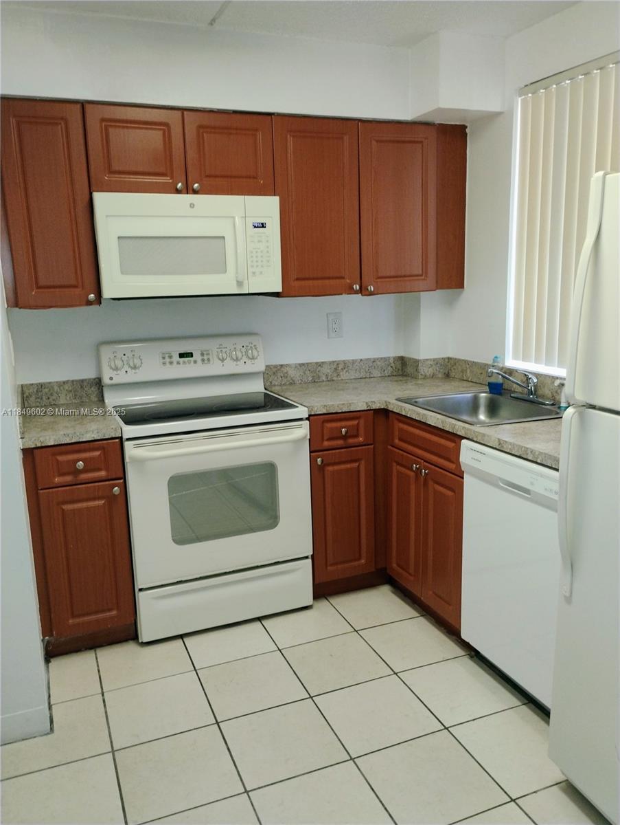 6045 Nw 186th St 304, Hialeah
