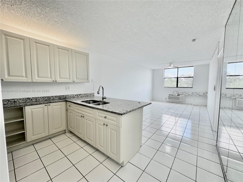 2401 Riverside Dr 417-b, Coral Springs