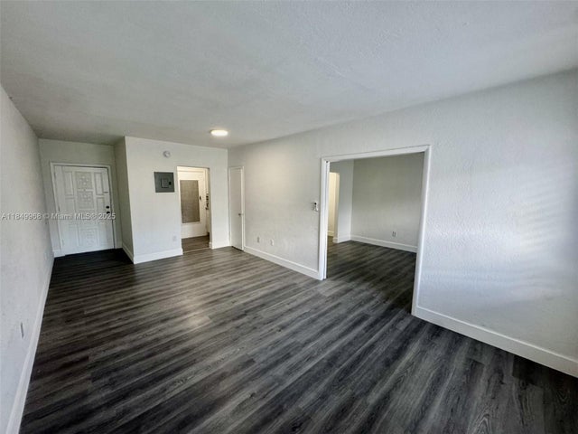 4 of 12 - 218 Santillane Ave 14, Coral Gables, FL