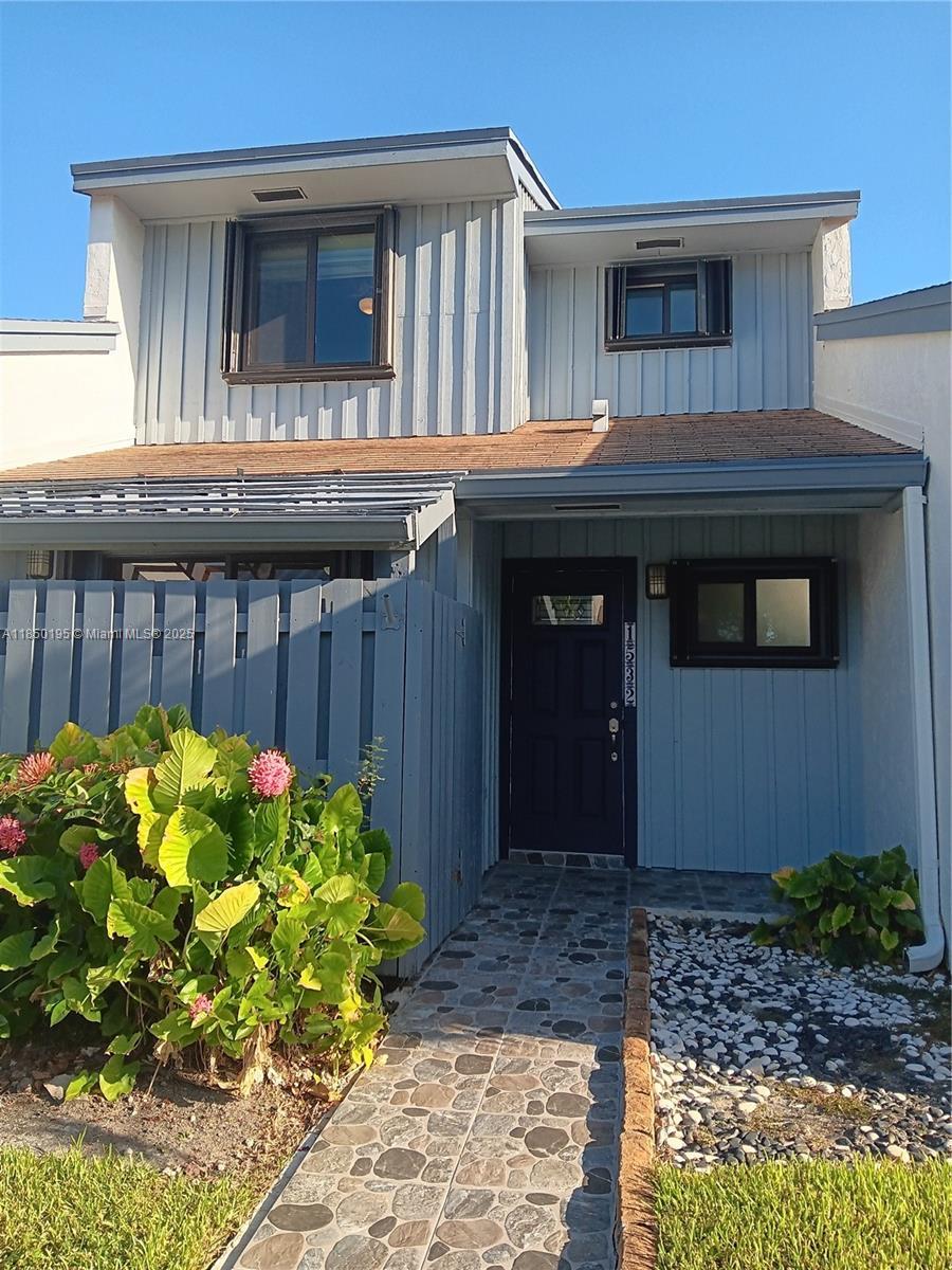 1532 Gabriel St 1532, Hollywood