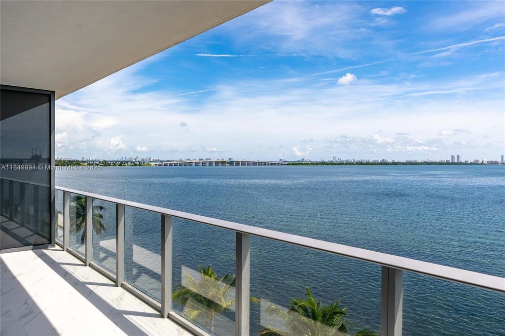 700 Ne 24 Street 303, Miami