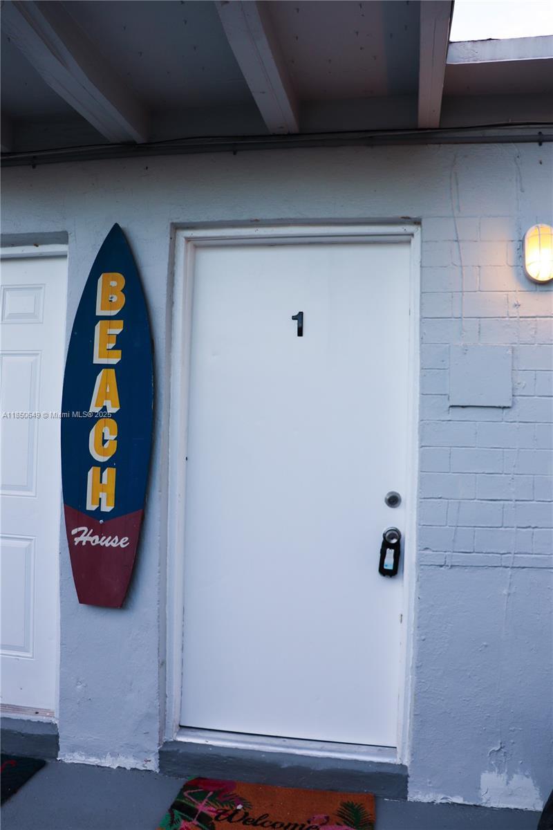 305 Phippen Waiters Rd 1, Dania Beach