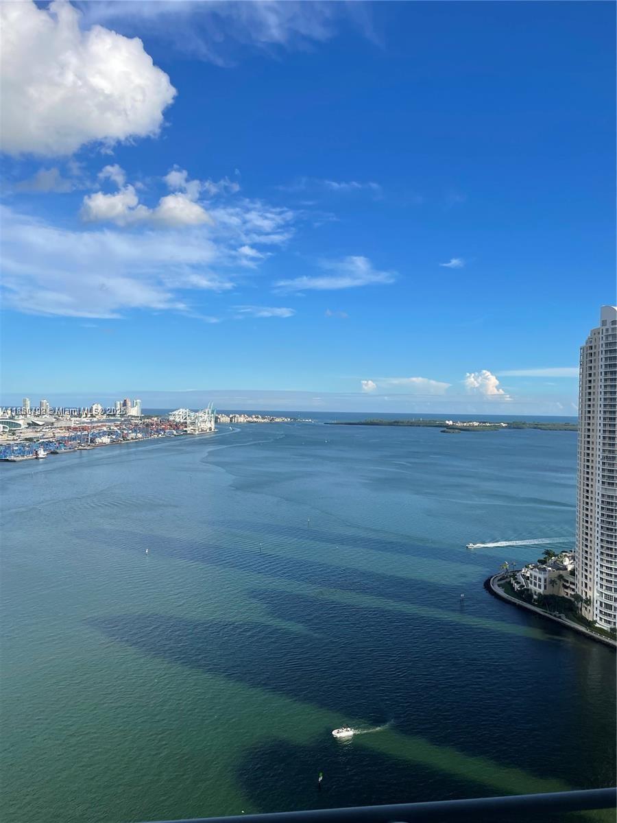 325 S Biscayne Blvd 3526, Miami