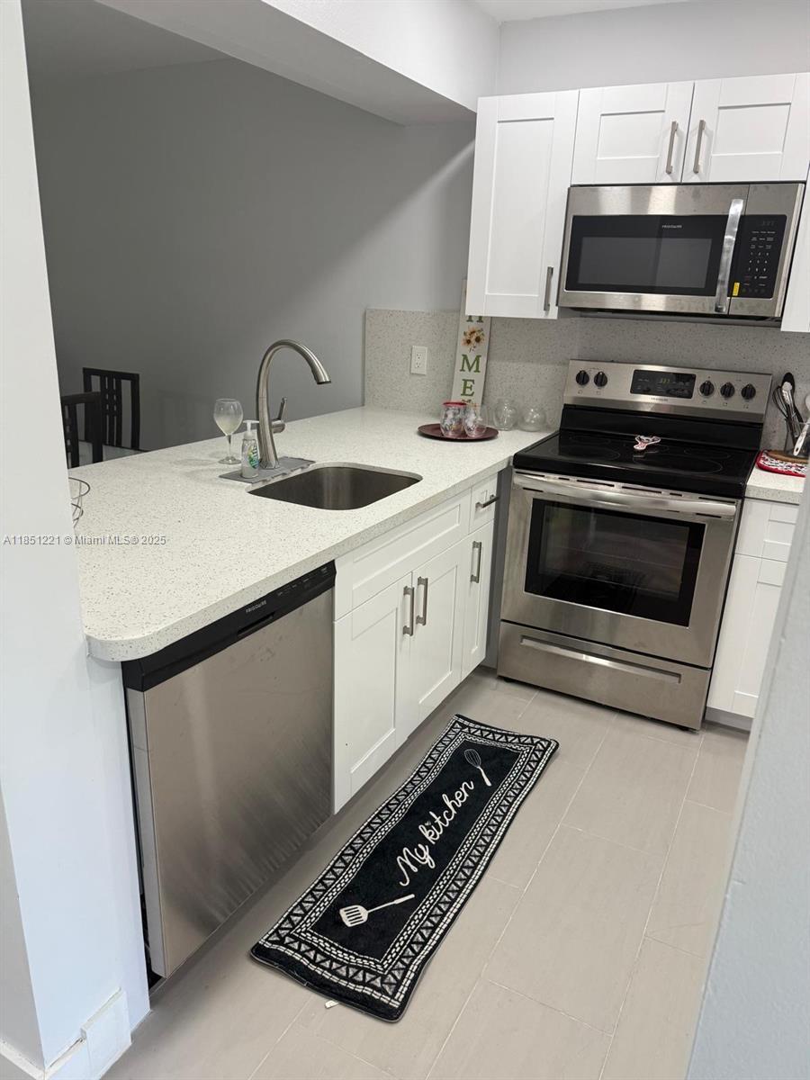 1102 Bahama Bnd D2, Coconut Creek