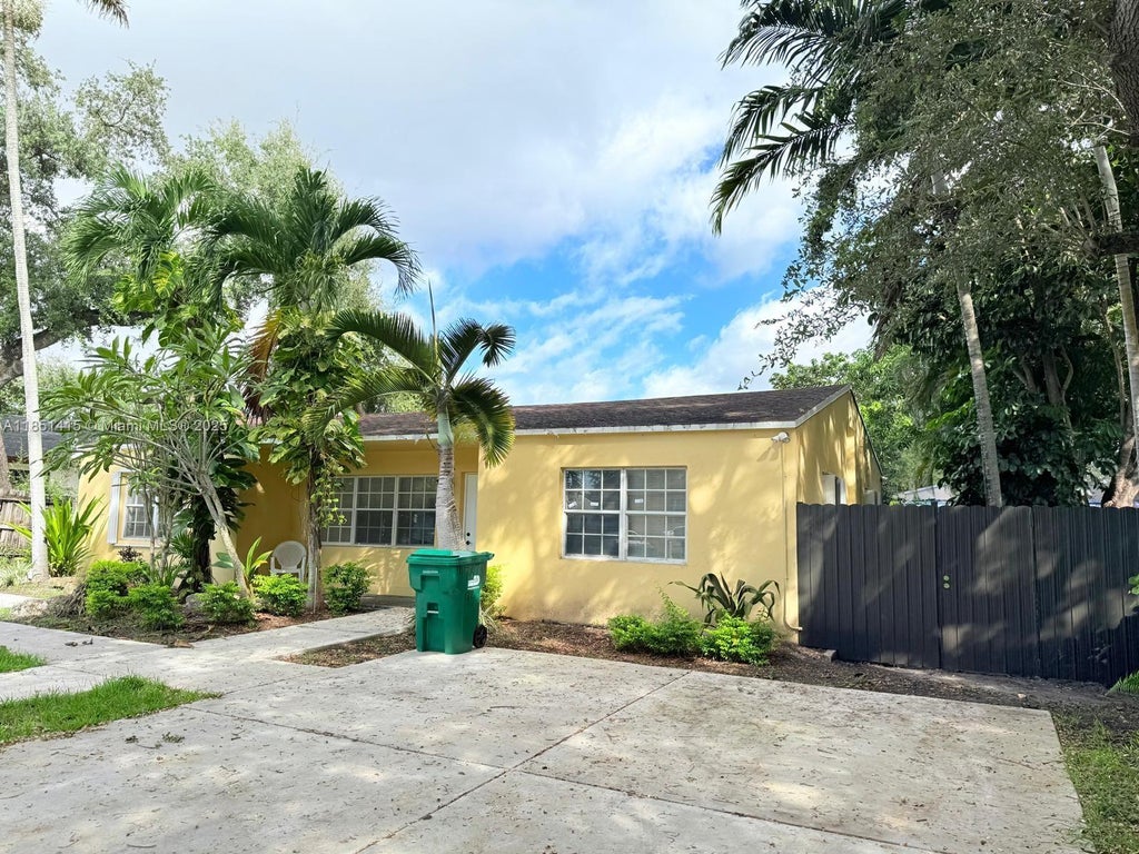 1767 Nw 93rd St, Miami