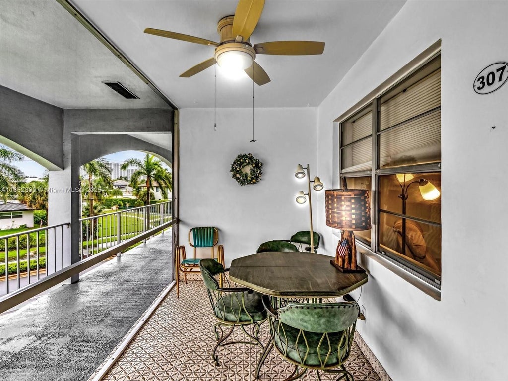 541 Blue Heron Dr 307, Hallandale Beach