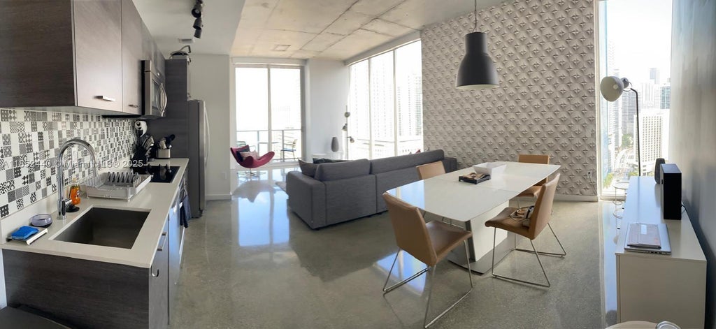 151 Se 1st St 2401, Miami