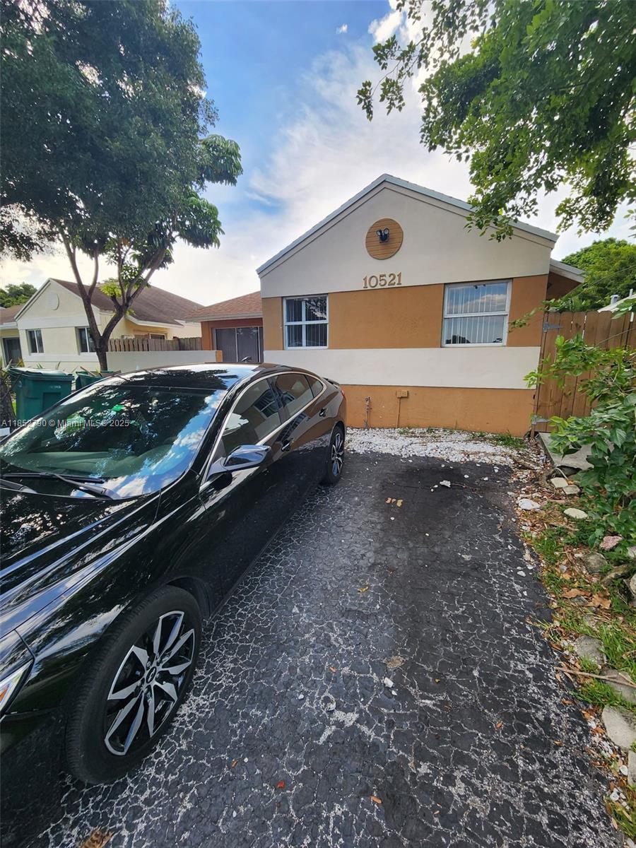 10521 Sw 207th St House, Cutler Bay