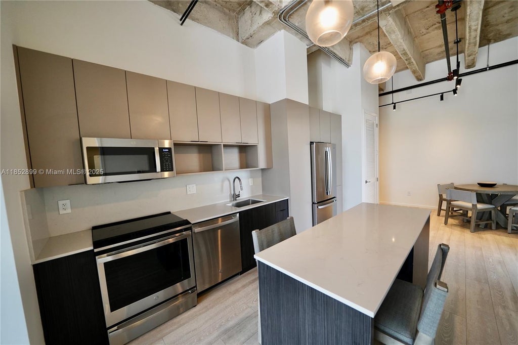 7920 Ne 2nd Ave 401, Miami