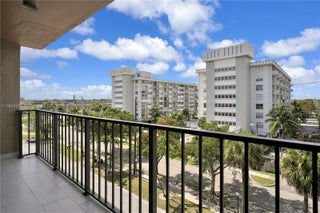 Photo of Listing #A11853455