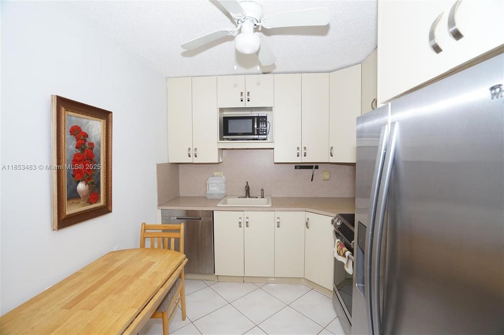 600 Three Islands Blvd 1416, Hallandale Beach
