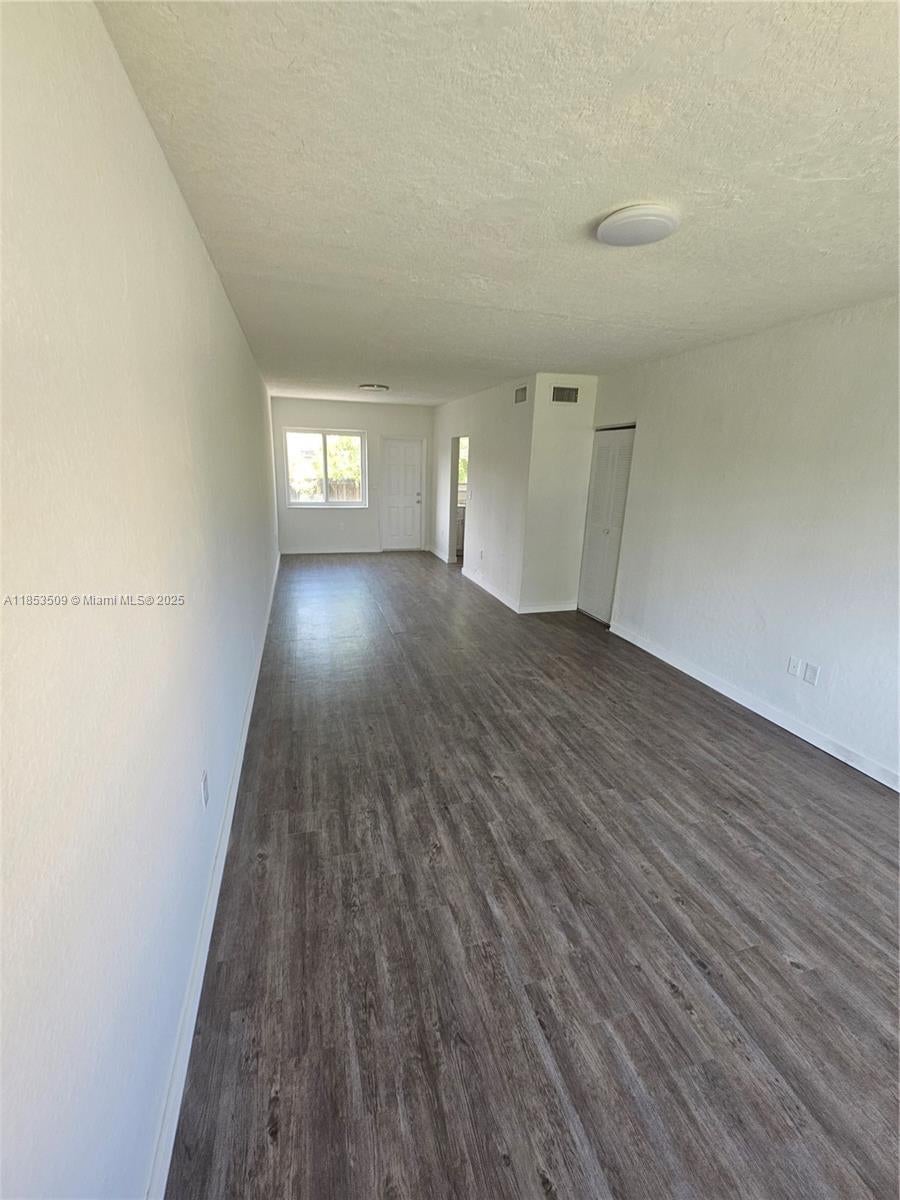 225 Nw 84th Ter 225, Miami