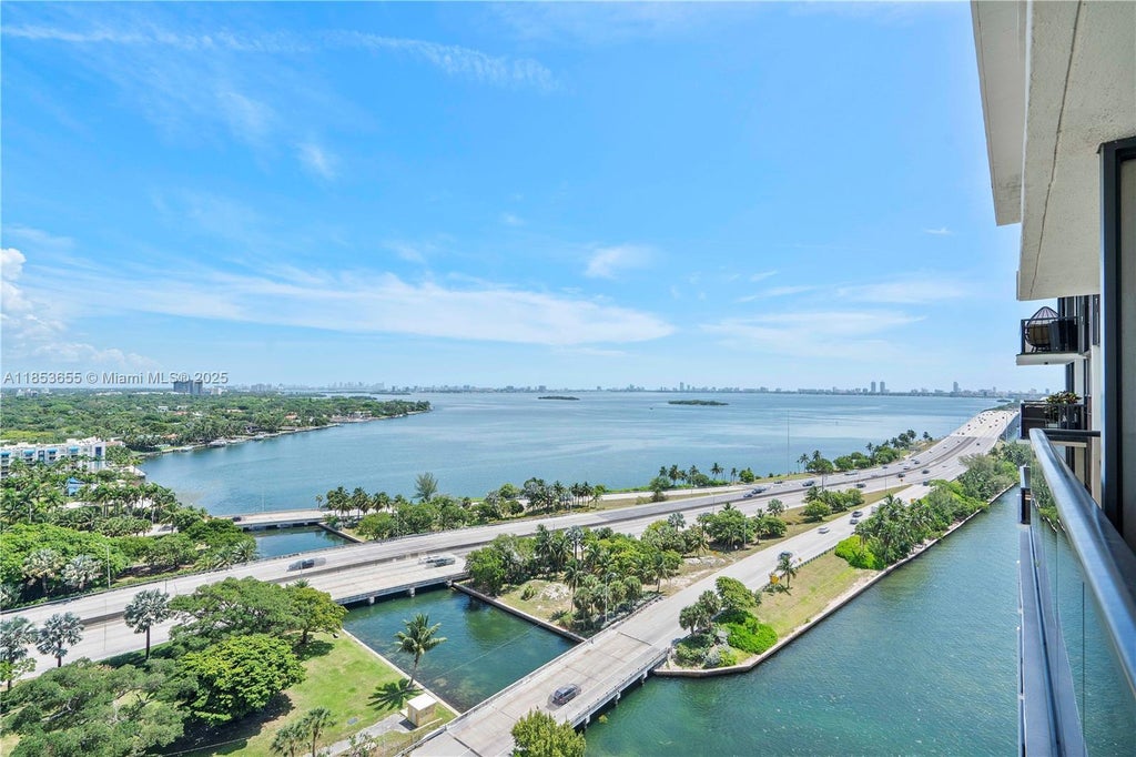 600 Ne 36th St 1910, Miami