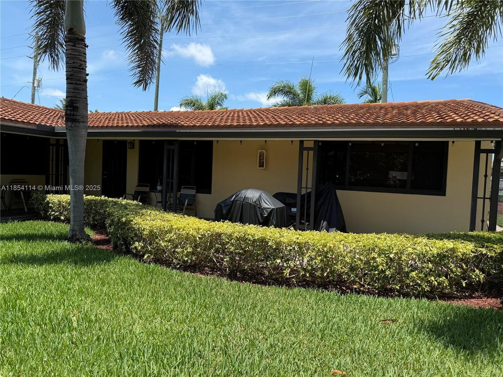 811 Ne 10th St 5, Hallandale Beach
