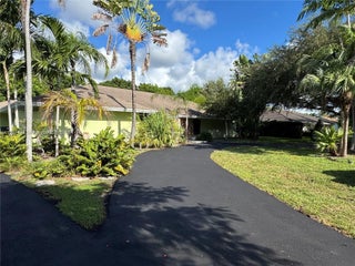 Photo of Listing #A11852198