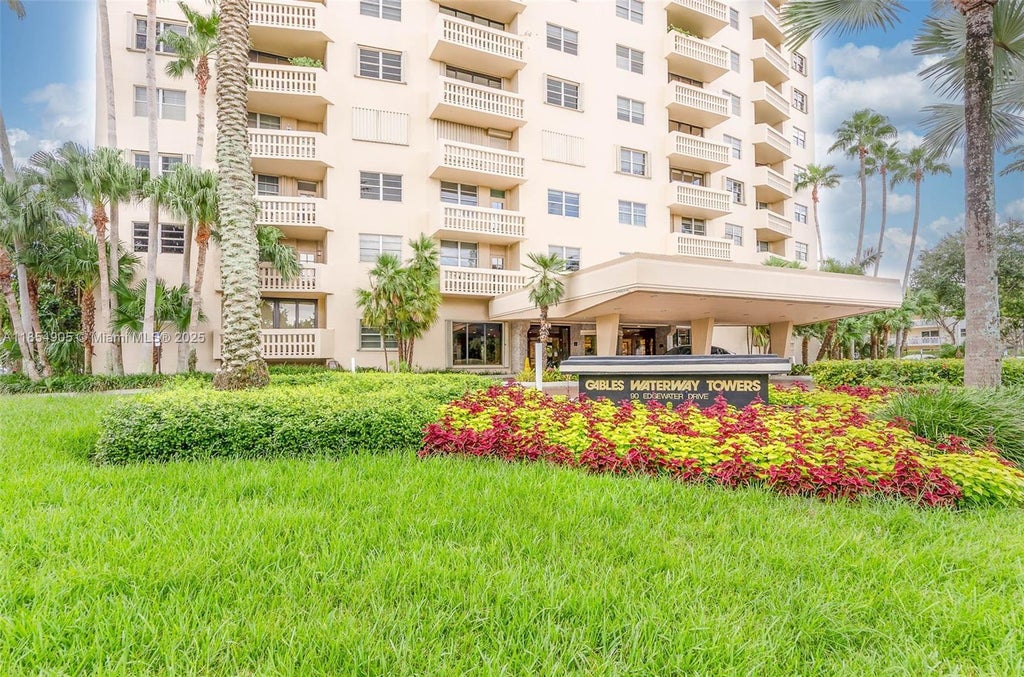 90 Edgewater Dr 1015, Coral Gables