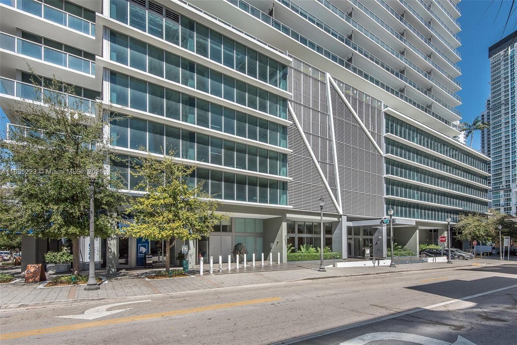 79 Sw 12th St 2404-s, Miami