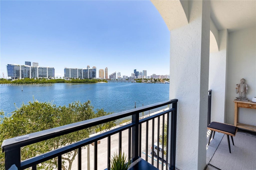3255 Ne 184th St 12407, Aventura