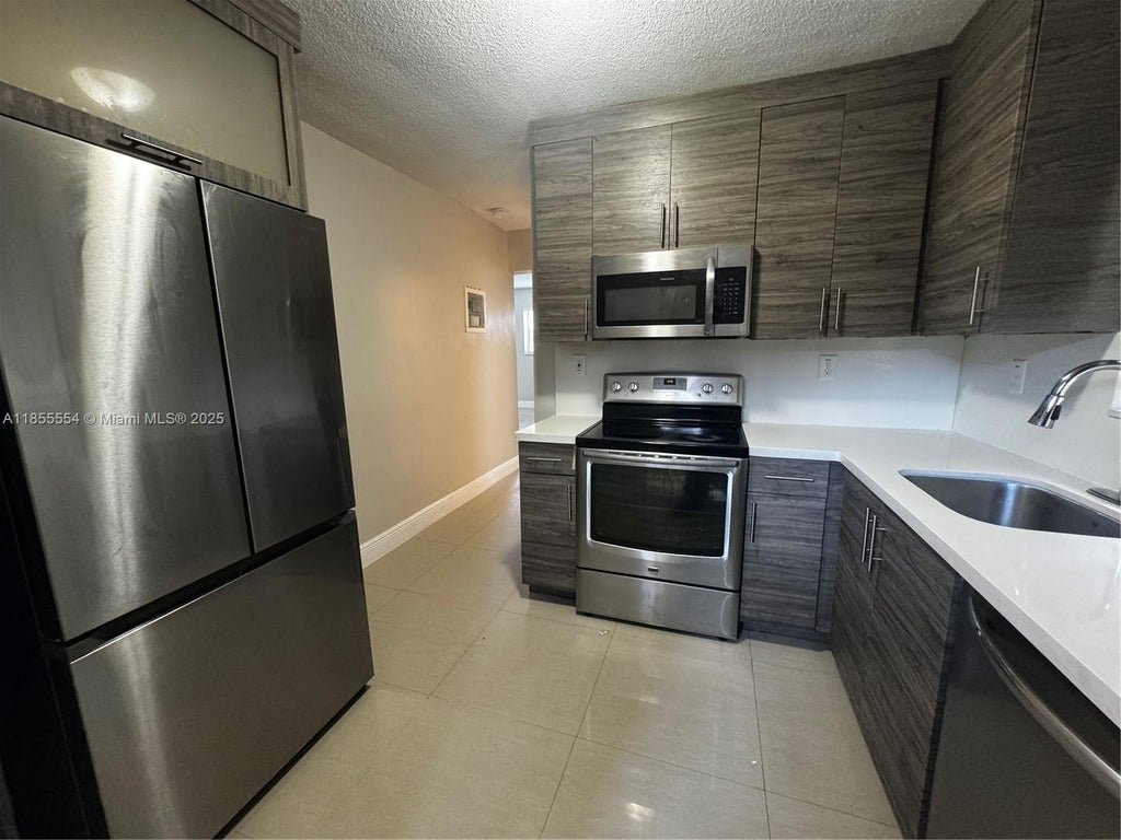 811 Nw 6th Ave 1, Pompano Beach