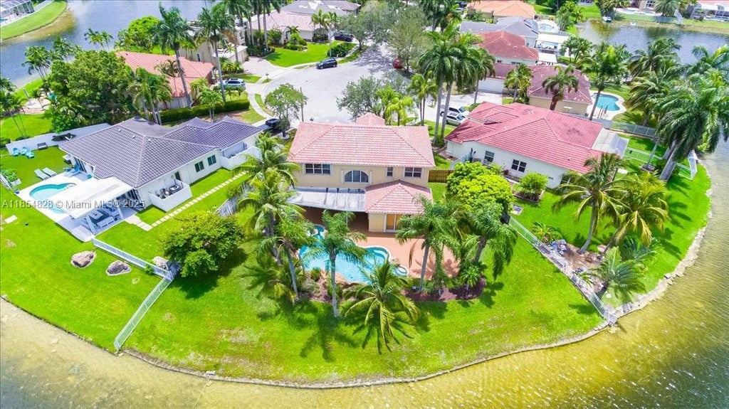 2340 Nw 186th Ave, Pembroke Pines