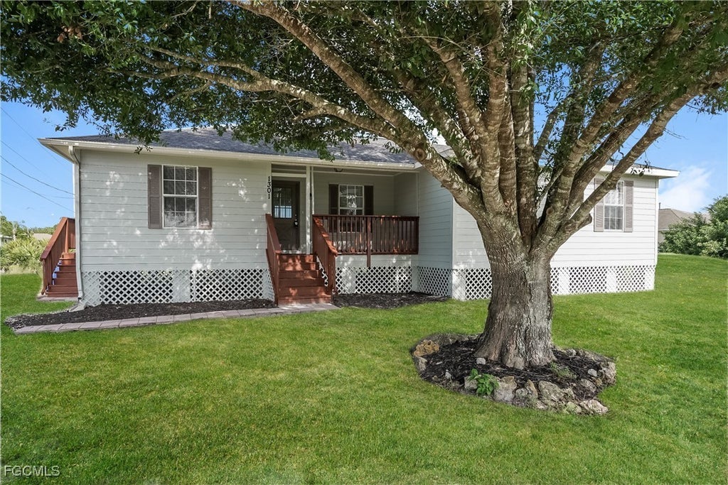 1301 Olive Ave N, Lehigh Acres