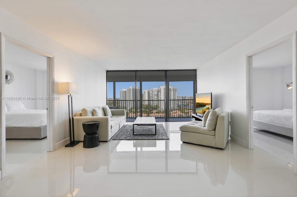 3701 N Country Club Dr 2109, Aventura