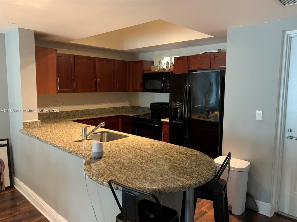7275 Sw 90th St C312, Miami