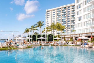 Photo of Listing #A11856147