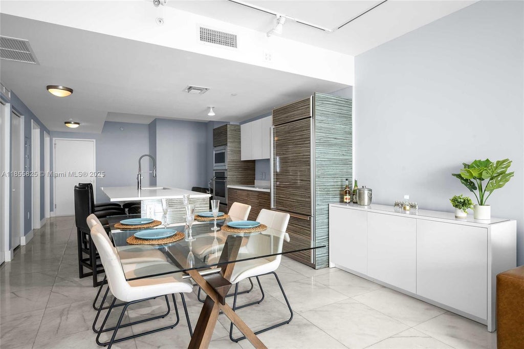 460 Ne 28th St 1104, Miami