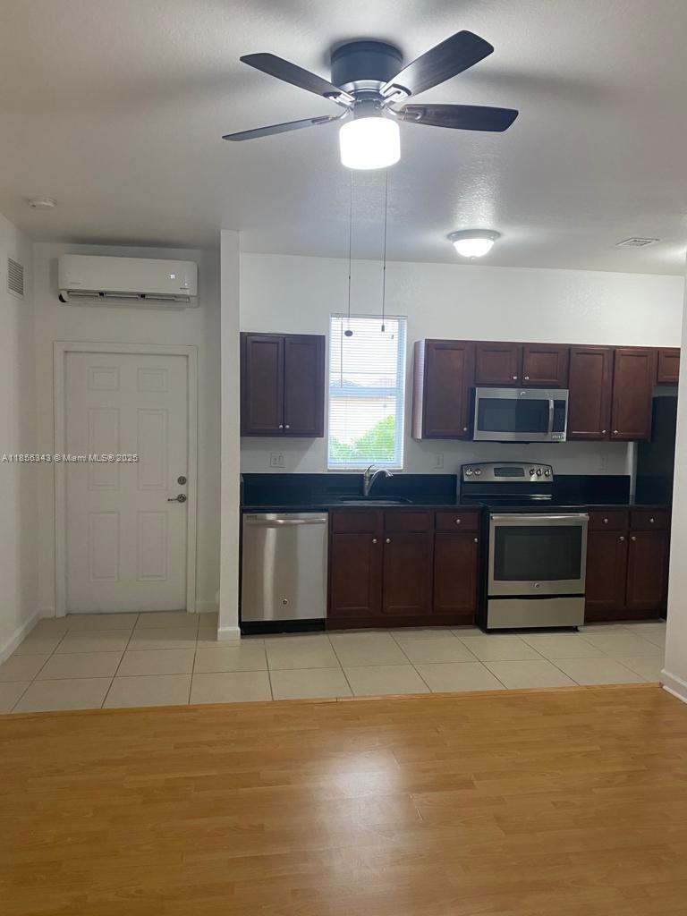 17165 Sw 92nd St 1, Miami